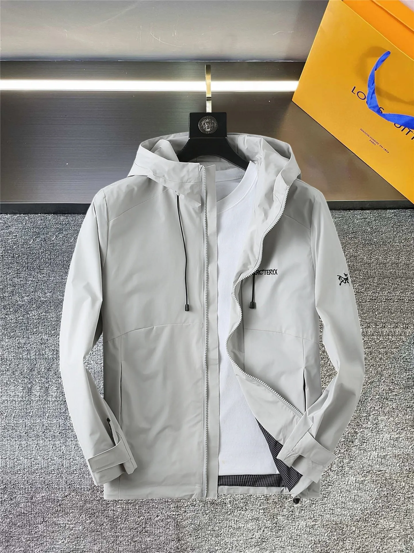 Same Style， ， 2026 New Arrival ，Original Premium Breathable ， ， ， Quality。 ， Sizes：M～3XL